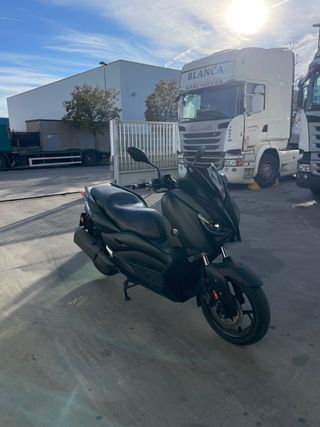 Yamaha Xmax 300