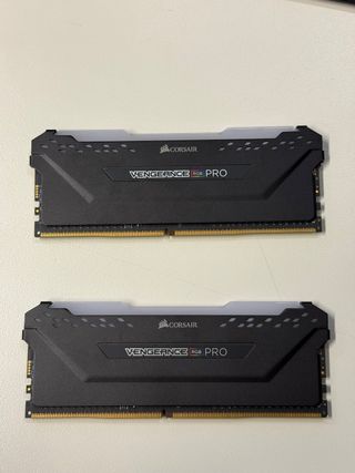 Memória RAM Corsair Vengeance PRO RGB