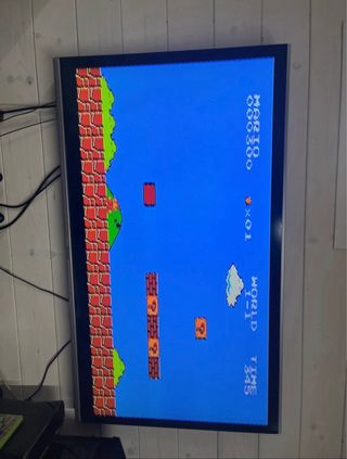 Nintendo NES con controller e cavi