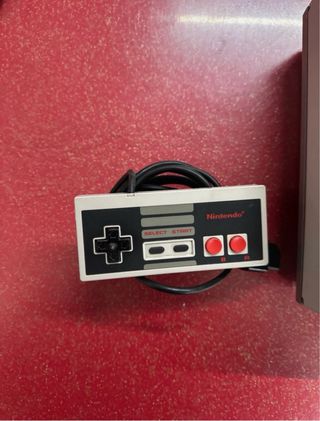 Nintendo NES con controller e cavi