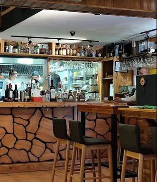 Bar en alquiler en Castillejos en Madrid