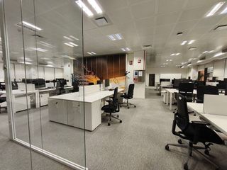 Oficina en alquiler en San Juan Bautista en Madrid
