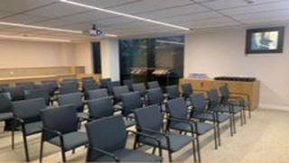 Oficina en alquiler en San Juan Bautista en Madrid