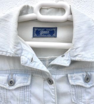 Cazadora vaquera clara