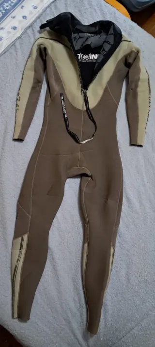 Traje neopreno Rip Curl talla S + escarpines buceo