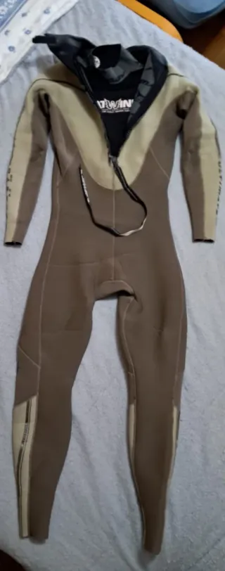 Traje neopreno Rip Curl talla S + escarpines buceo