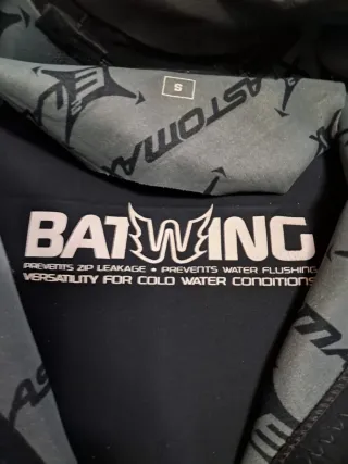 Traje neopreno Rip Curl talla S + escarpines buceo