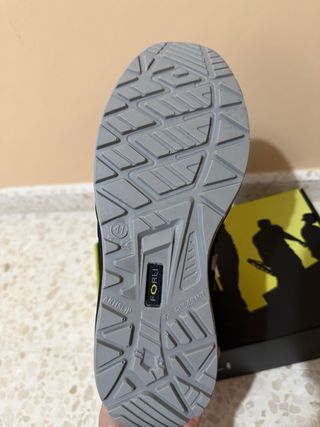 Zapatos de trabajo Forli nuevos
