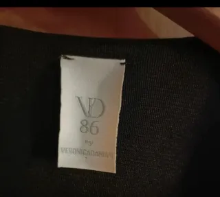 Abito con collo paillettes