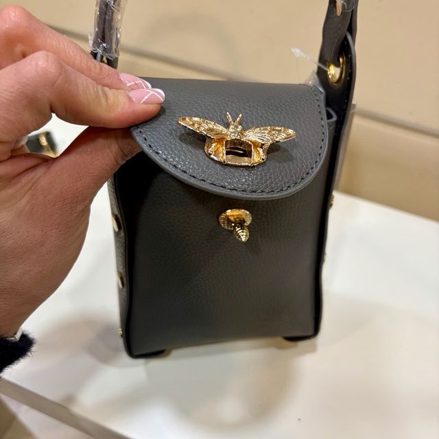 Bolso mini Nuevo!! con diseño de abeja dorada!