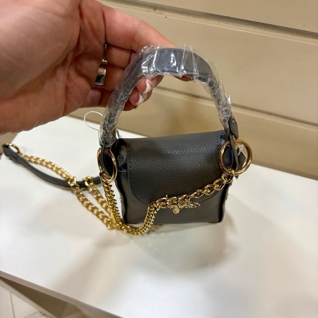 Bolso mini Nuevo!! con diseño de abeja dorada!