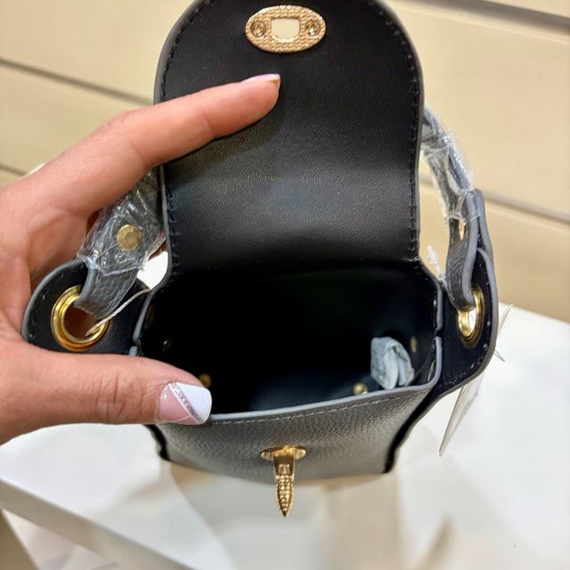 Bolso mini Nuevo!! con diseño de abeja dorada!