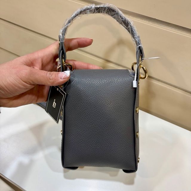 Bolso mini Nuevo!! con diseño de abeja dorada!