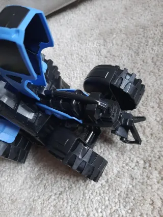 Tractor de juguete azul sin usar