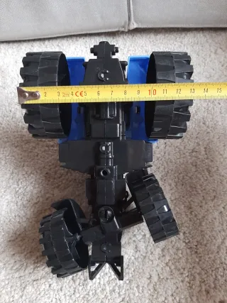 Tractor de juguete azul sin usar