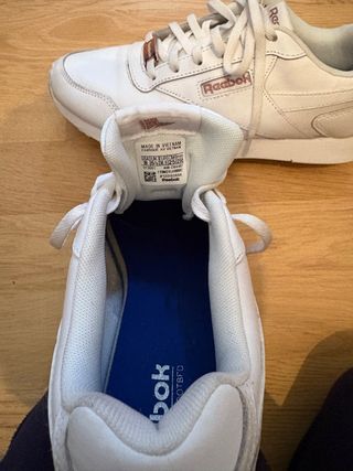 Zapatillas Reebok Blancas y Doradas Talla 38.5