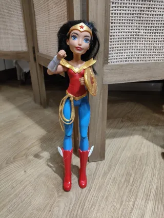 Muñeca Wonder Woman DC Comics