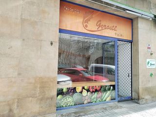 Local comercial en alquiler en Ensanche en Pamplona
