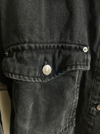 Cazadora vaquera corta Zara negra T.XS