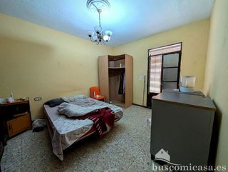 Chalet en venta en Linares