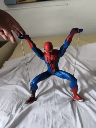 Spiderman Hasbro lanza telarañas