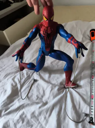 Spiderman Hasbro lanza telarañas