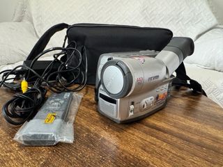 Videocámara Samsung Hi8 440x Digital Zoom