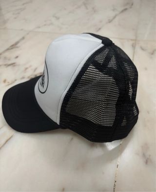 Gorra Corteiz Blanca y Negra