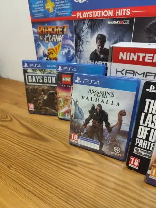 PS4 (PlayStation 4) Negra + Juegos y Auriculares