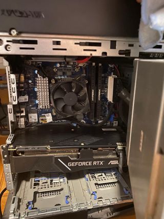 PC Gaming Alienware con Pantalla