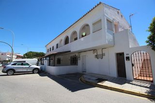 Edificio en venta en San Enrique-Guadiaro-Pueblo Nuevo en San Roque