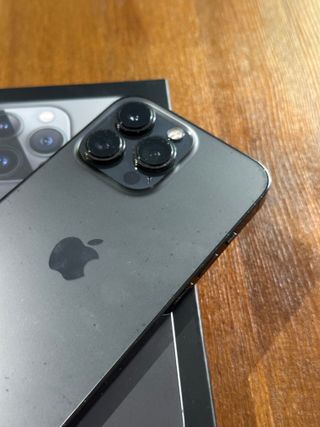 iPhone 13 Pro 256GB gris con funda y protector