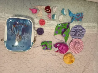 Casa The Bellies , 9 muñecos y bolso con ropita .