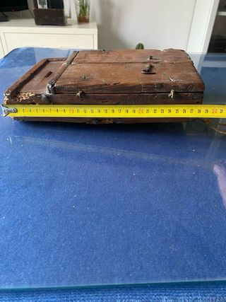 Tríptico de madera con pinturas religiosas