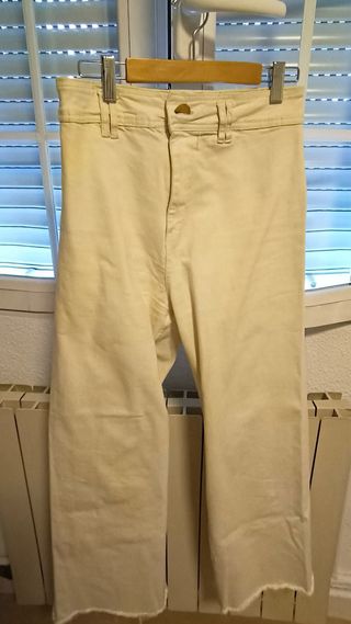 Pantalón vaquero blanco Stradivarius