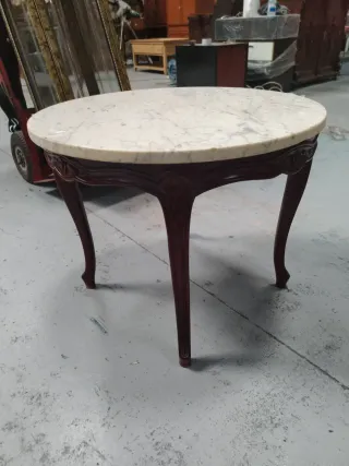Mesa Luis XV mármol y madera