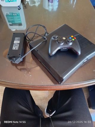 Xbox 360 Slim 500GB Negra