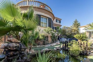 Chalet en venta en Iznalloz