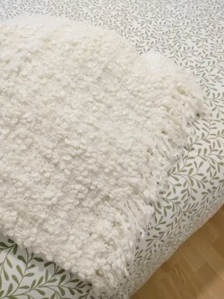 Manta de sofá de lana y poliéster blanca