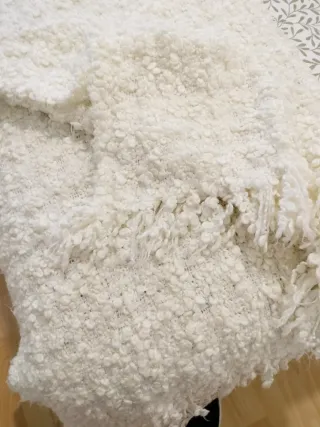 Manta de sofá de lana y poliéster blanca