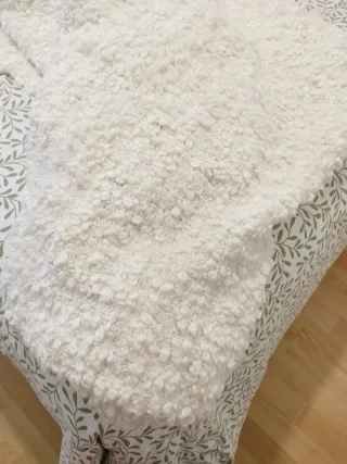 Manta de sofá de lana y poliéster blanca