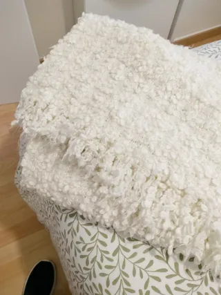 Manta de sofá de lana y poliéster blanca