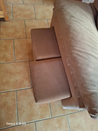 Sofá de tela anti manchas, 2 puf