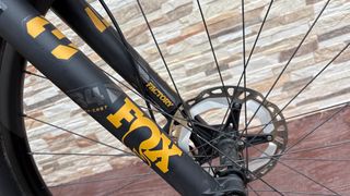 Orbea Oiz M10 XTR 2025 con 3 salisas