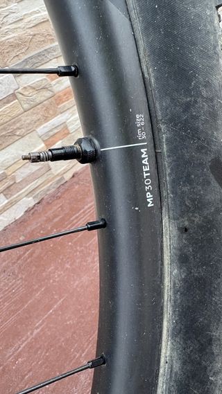 Orbea Oiz M10 XTR 2025 con 3 salisas