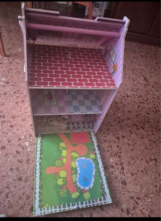 Casa de muñecas de madera