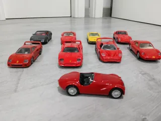 Lote 9 coches Ferrari Burago