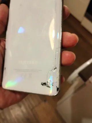 Samsung Galaxy A51 con funda