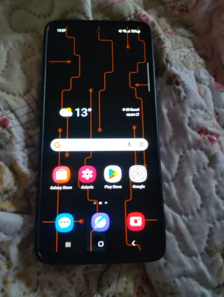 Samsung Galaxy A51 con funda