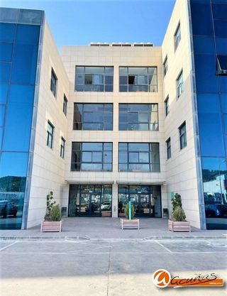 Oficina en venta en Zona de la Vega en Antequera
